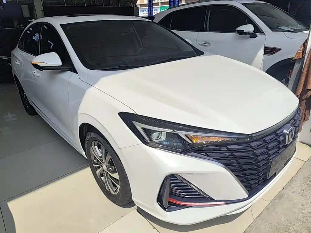Changan Eado — миниатюра 4