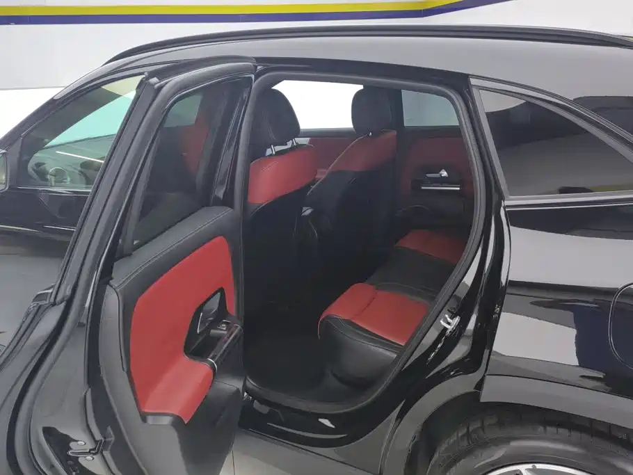 Mercedes-Benz GLA AMG — миниатюра 11