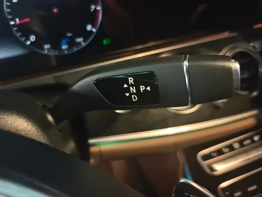 Mercedes-Benz E-Class — миниатюра 16