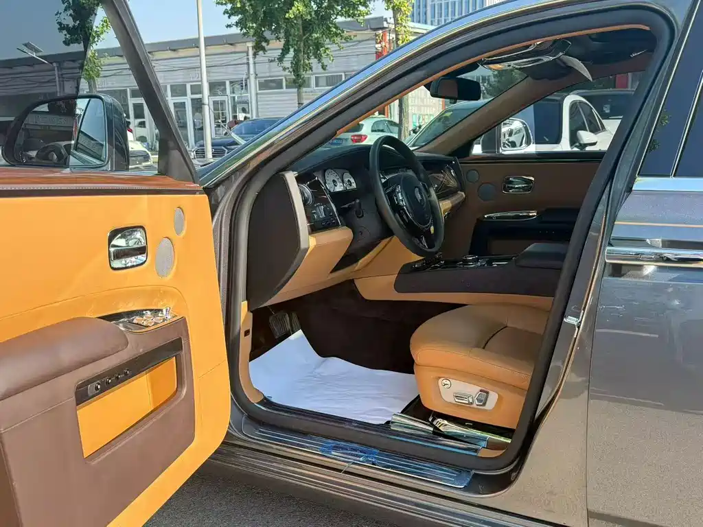 Rolls-Royce Ghost 6.6T Extended Edition, фото 2