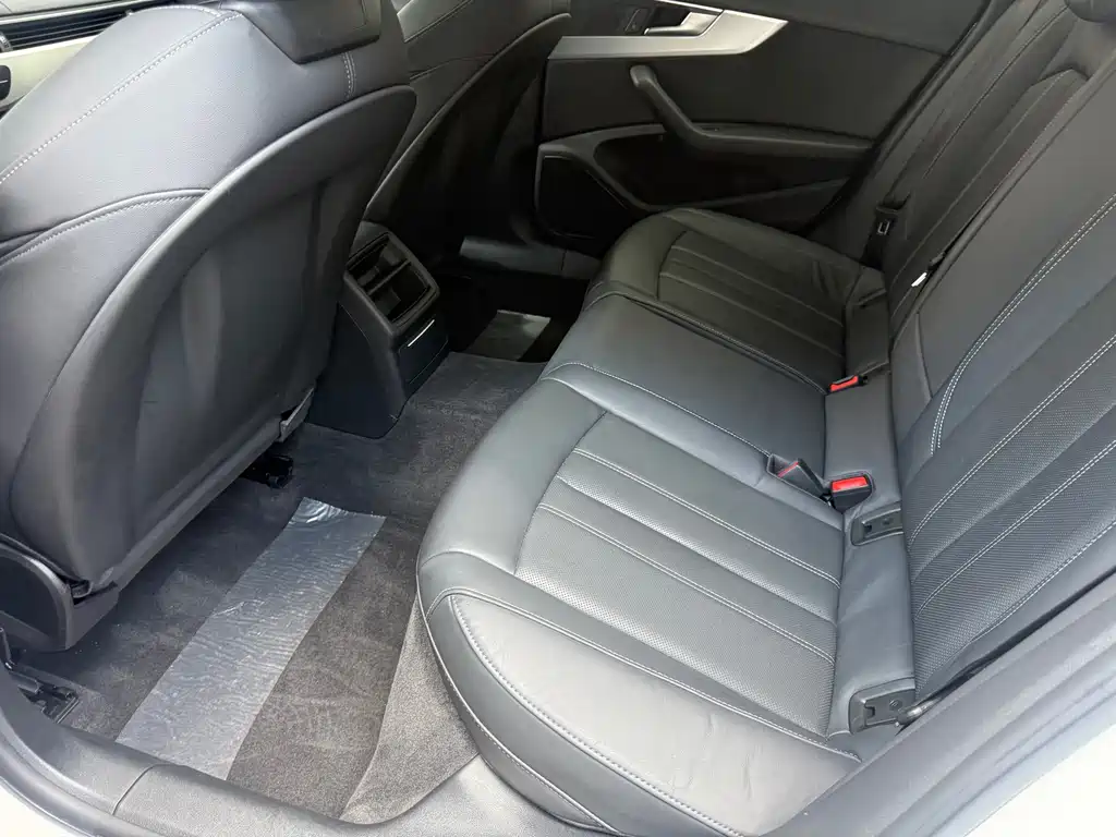 Audi A4L — миниатюра 31