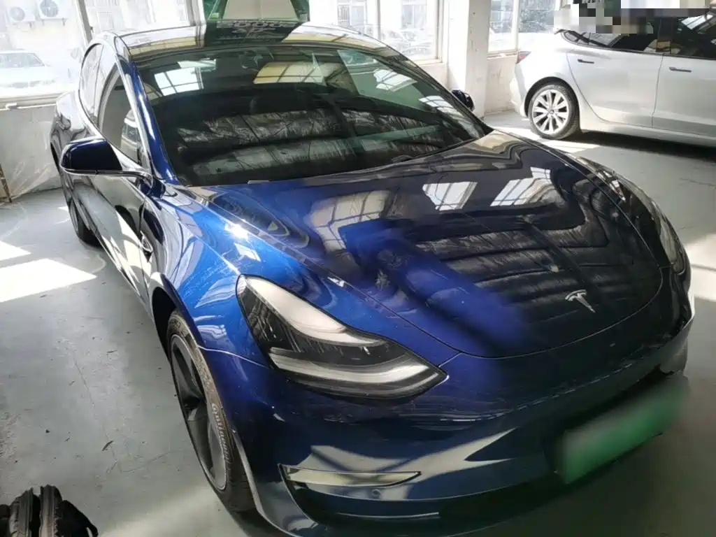 Tesla Model 3 — миниатюра 4