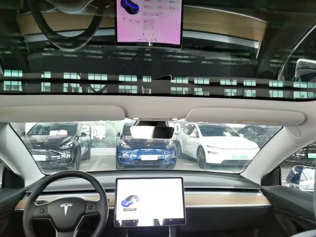 Tesla Model 3 — миниатюра 18