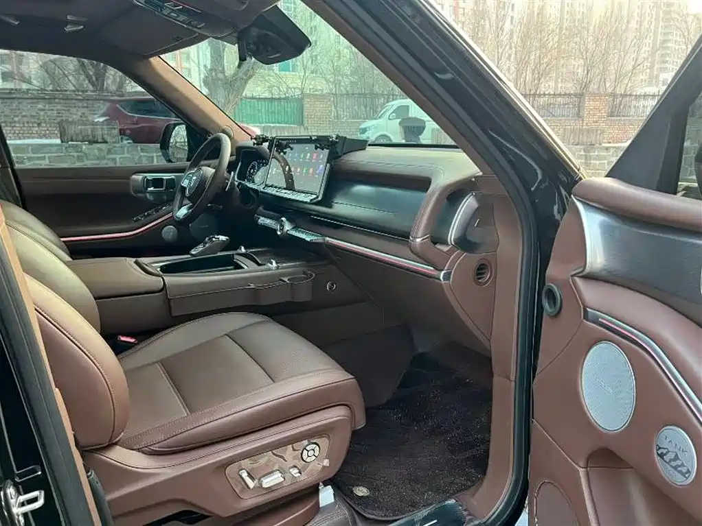 TANK TANK 700 NEW ENERGY