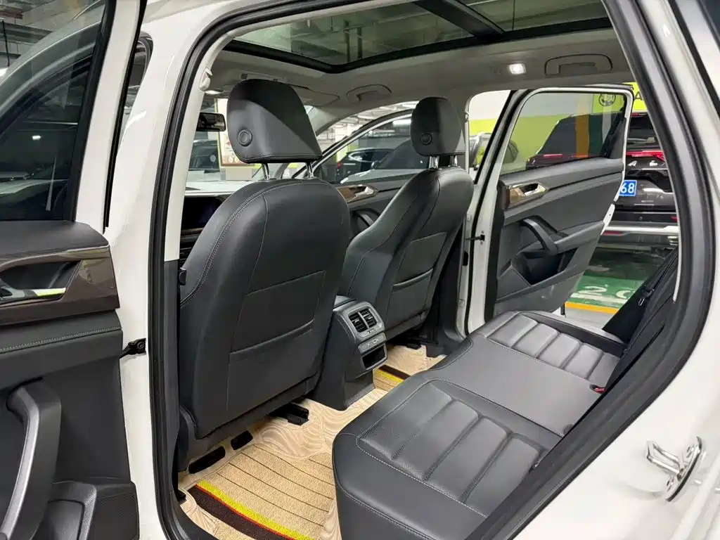 Volkswagen Tharu — миниатюра 8