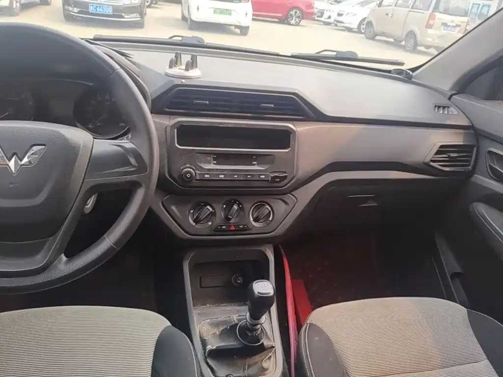 Wuling Hongguang — миниатюра 13