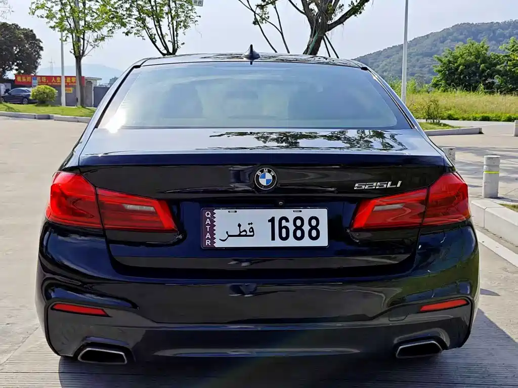 BMW 5 Series — миниатюра 7