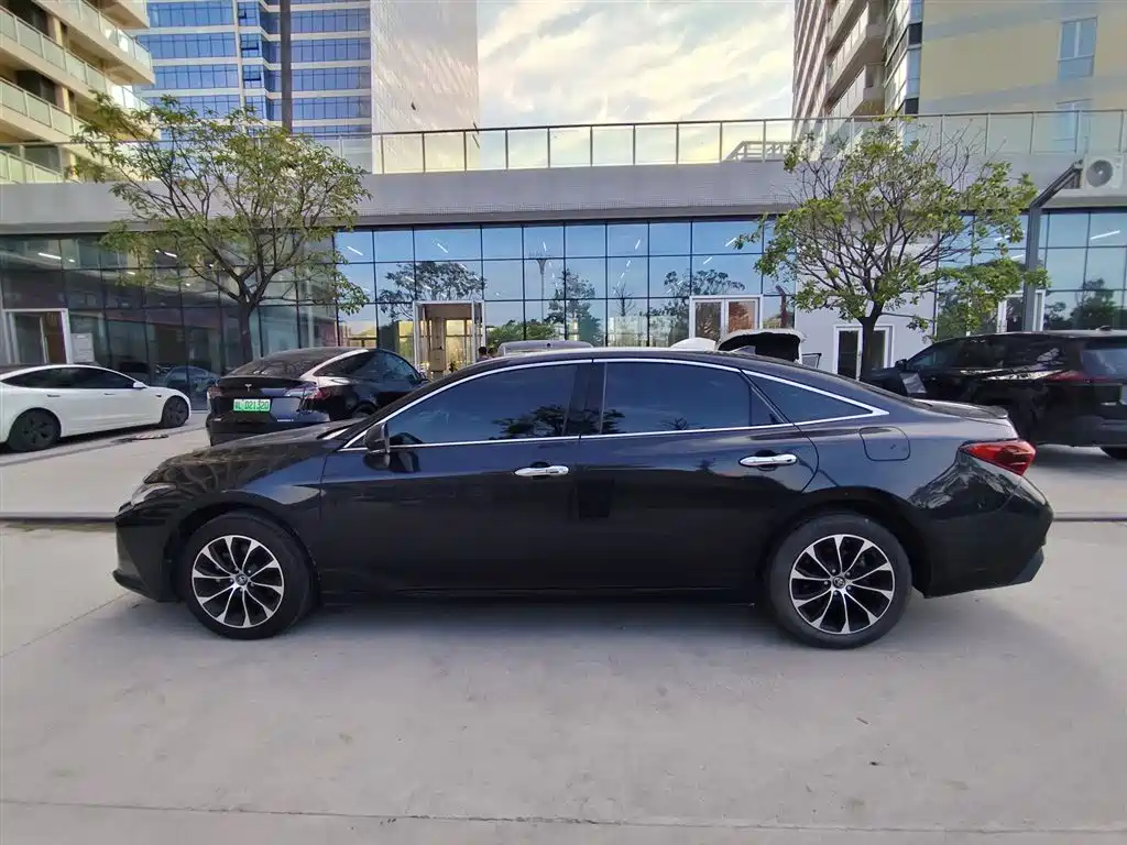 Toyota Avalon — миниатюра 3