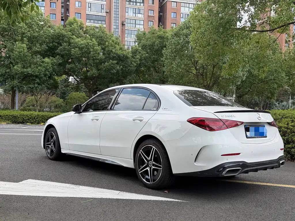 Mercedes-Benz C-Class — миниатюра 11