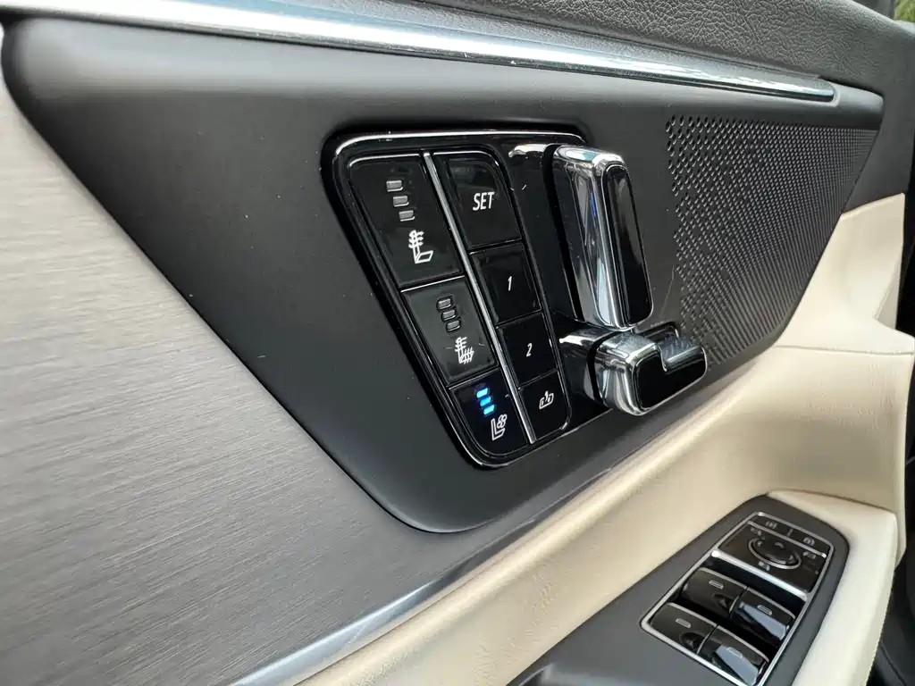Cadillac CT6 — миниатюра 14