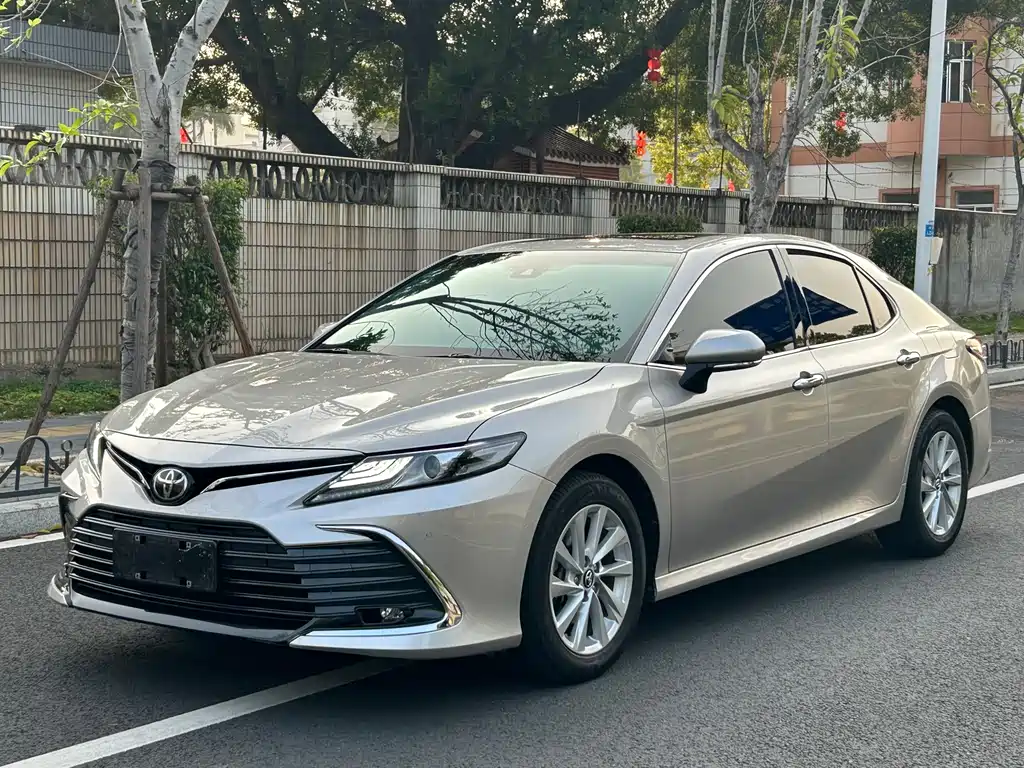 Toyota Camry 2021