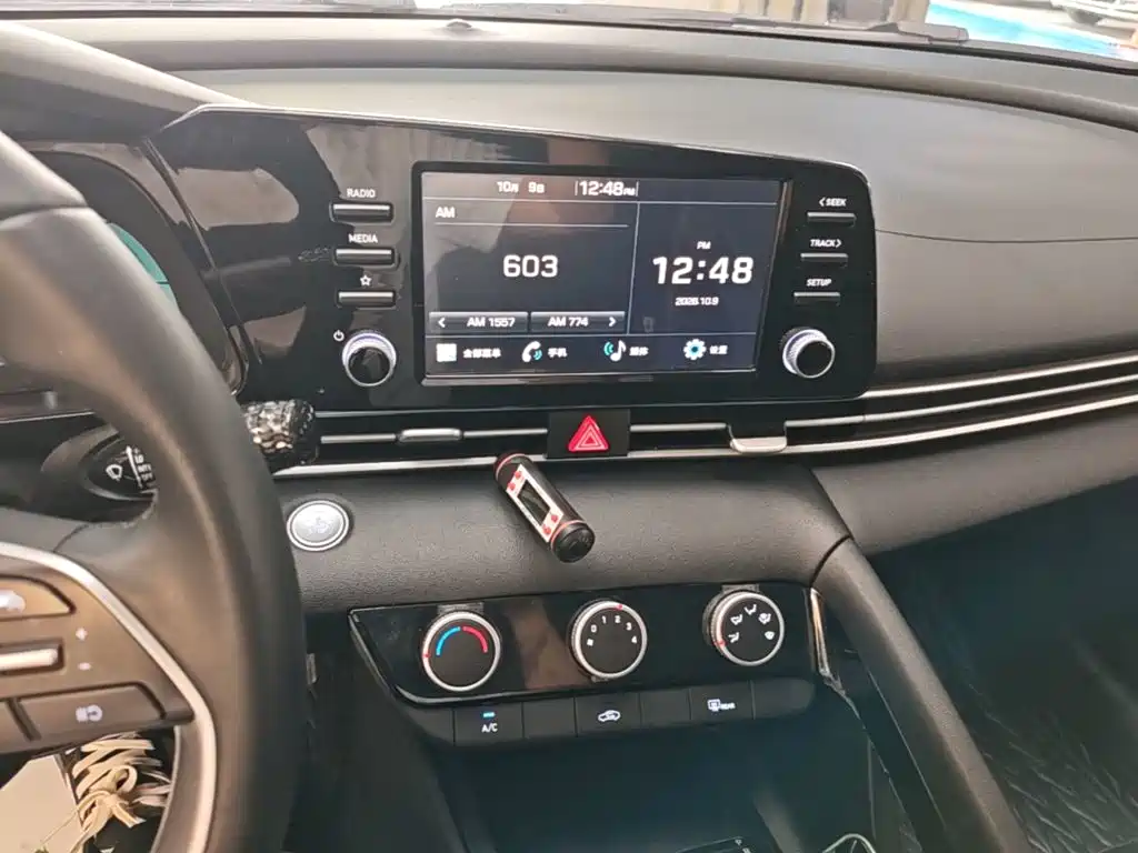 Hyundai Elantra — миниатюра 13