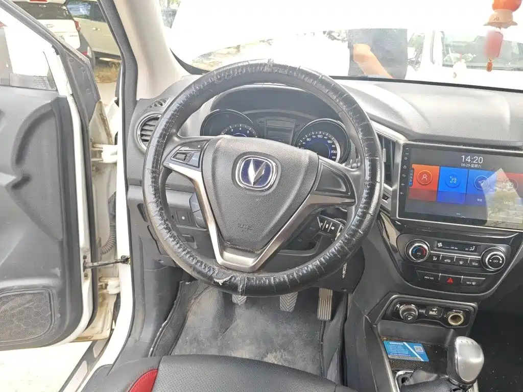 Changan CS15 — миниатюра 3