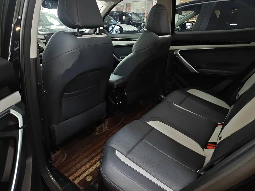Geely Boyue L — миниатюра 21