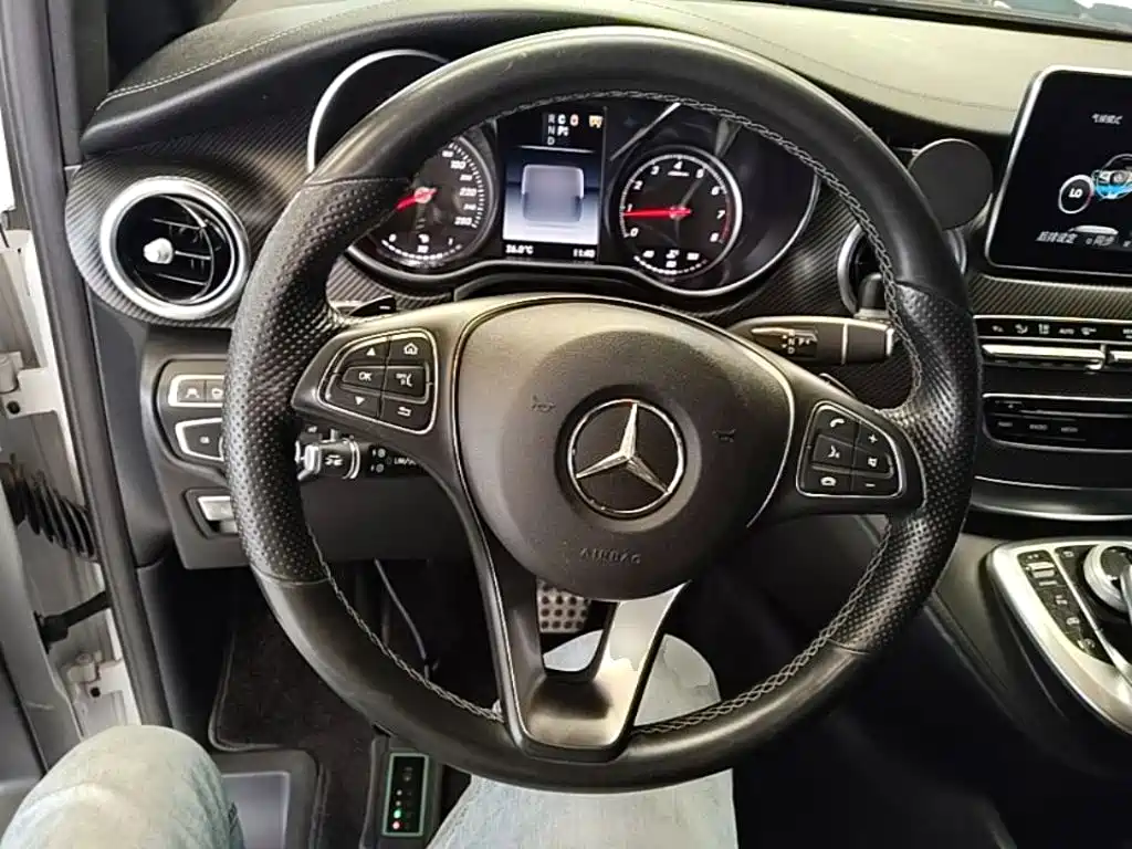 Mercedes-Benz V-Class — миниатюра 11