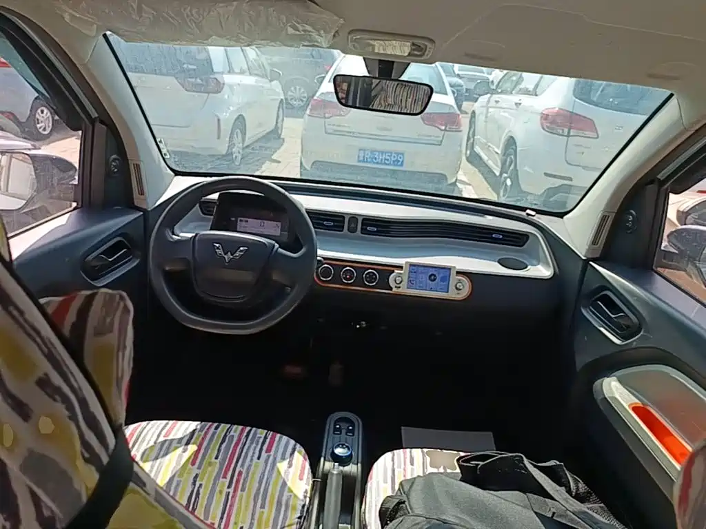 Wuling MINIEV — миниатюра 10