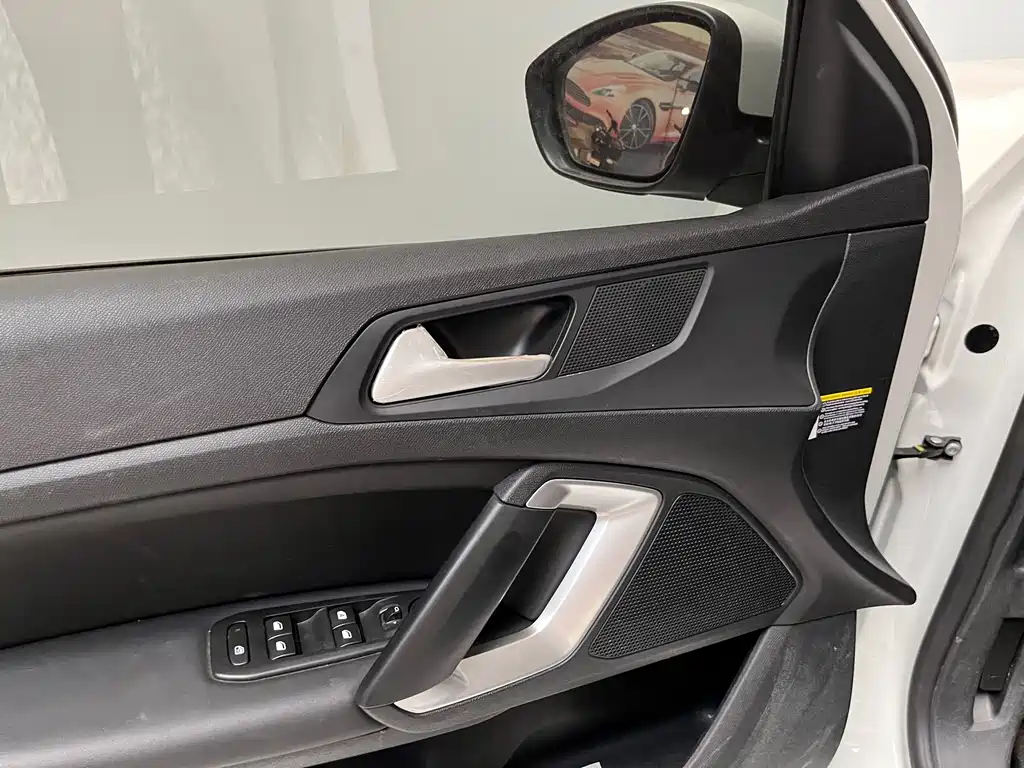 Peugeot 408 — миниатюра 6