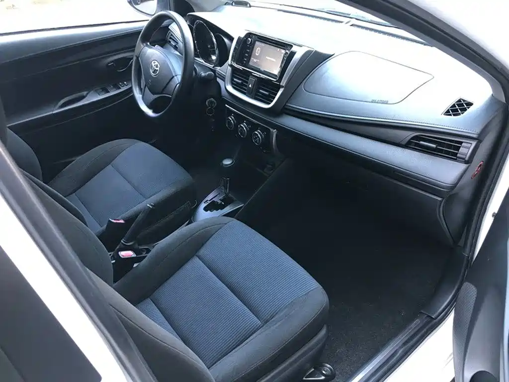 Toyota Yaris L — миниатюра 8