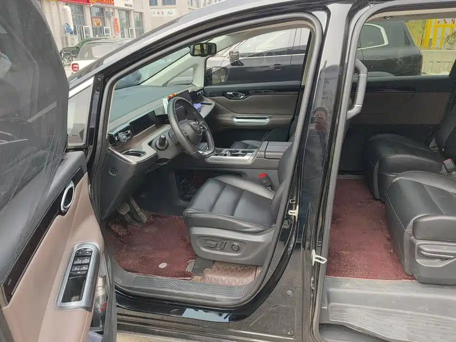 GAC Motor Trumpchi E8 PHEV — миниатюра 9
