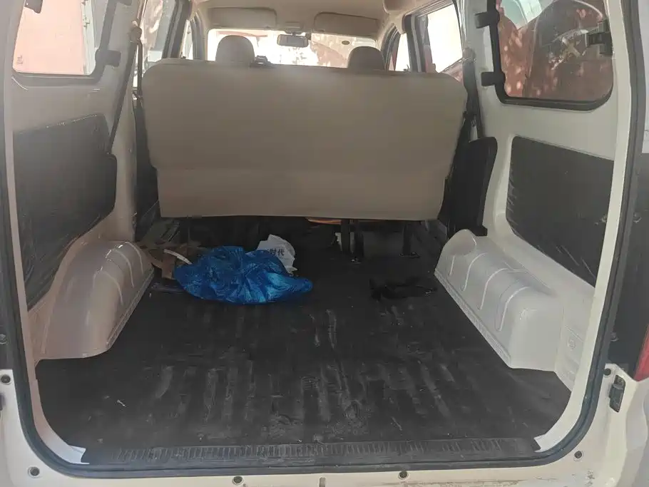Wuling Hongguang V — миниатюра 4
