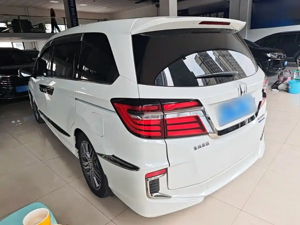Honda Elysion — миниатюра 5