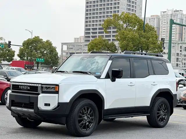 TOYOTA PRADO 2024