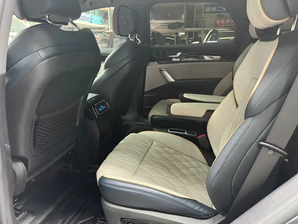 BYD Tang New Energy — миниатюра 8