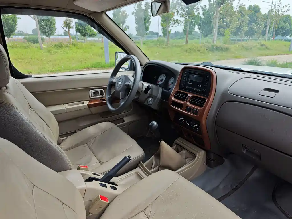 Nissan ZN 2012 2.4L 7 мест