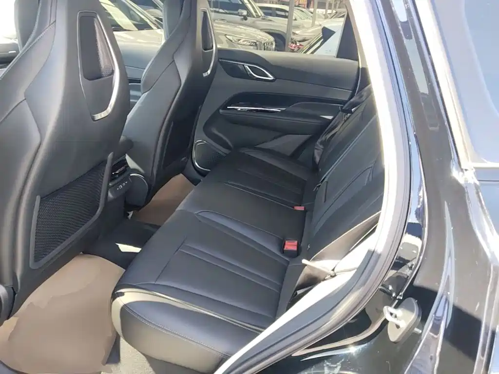 Hongqi Hongqi HS3 — миниатюра 17