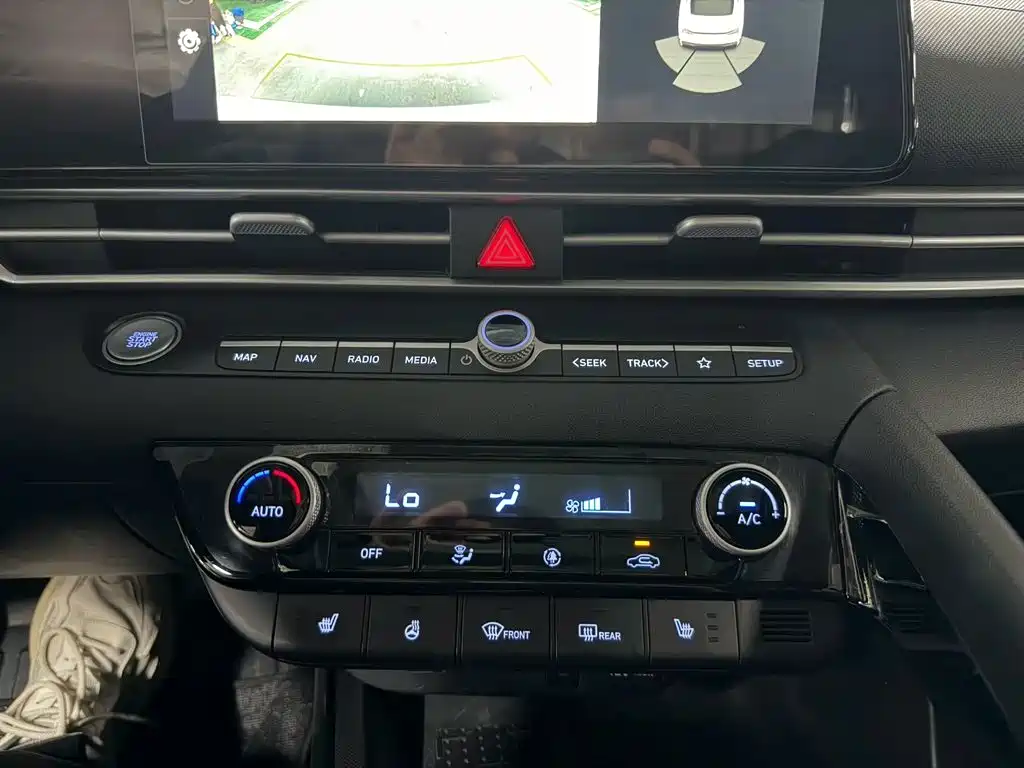 Hyundai Elantra — миниатюра 15