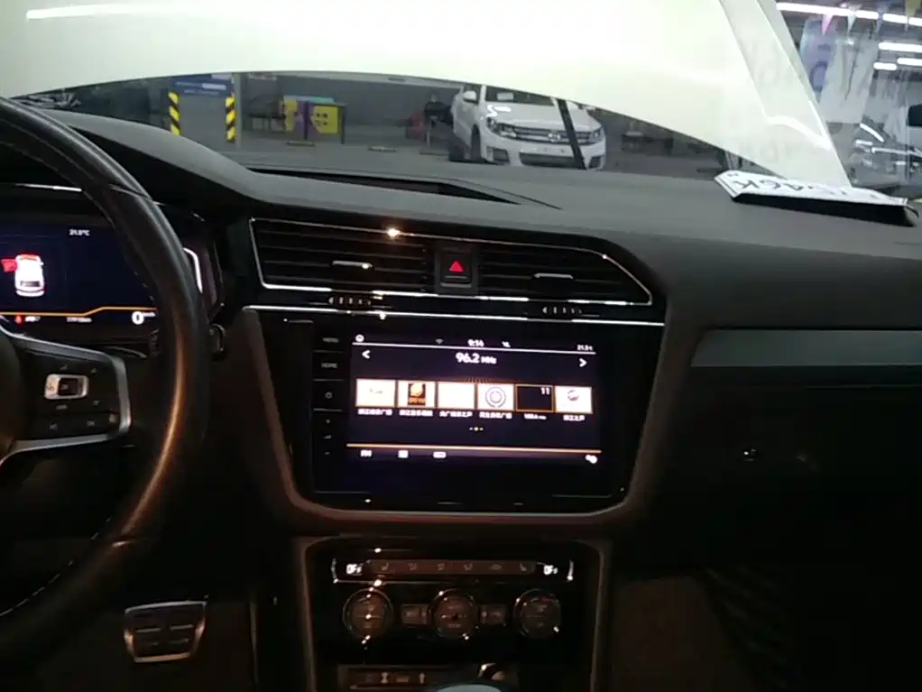 Volkswagen Tiguan L — миниатюра 13