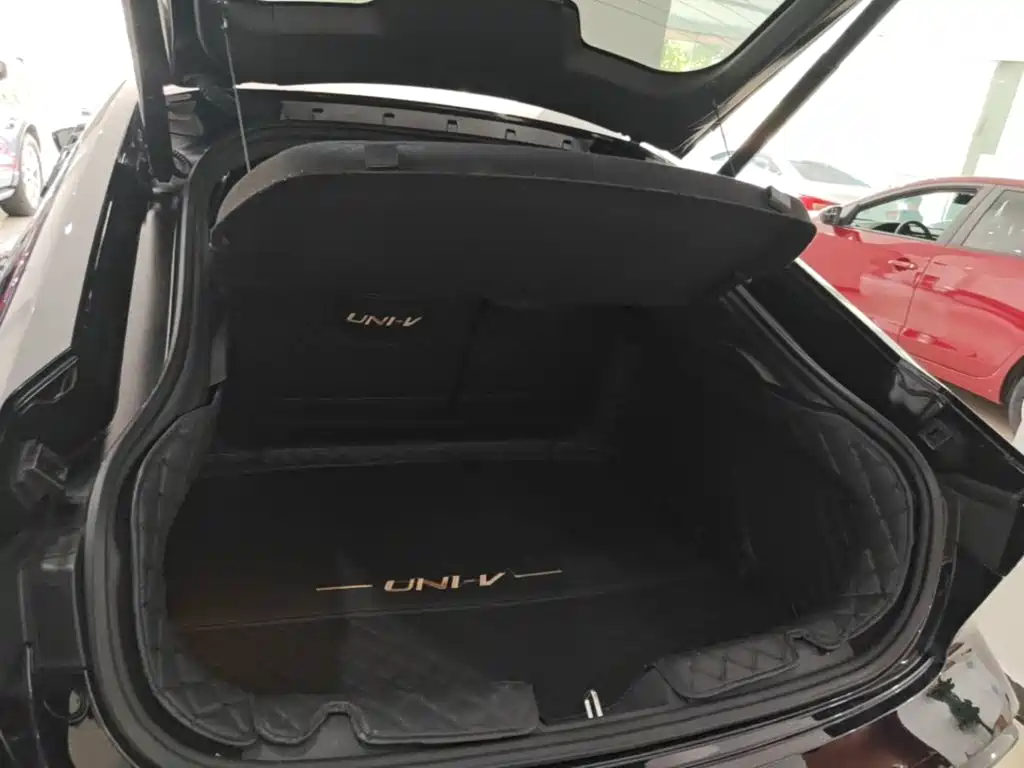 Changan UNI-V — миниатюра 19