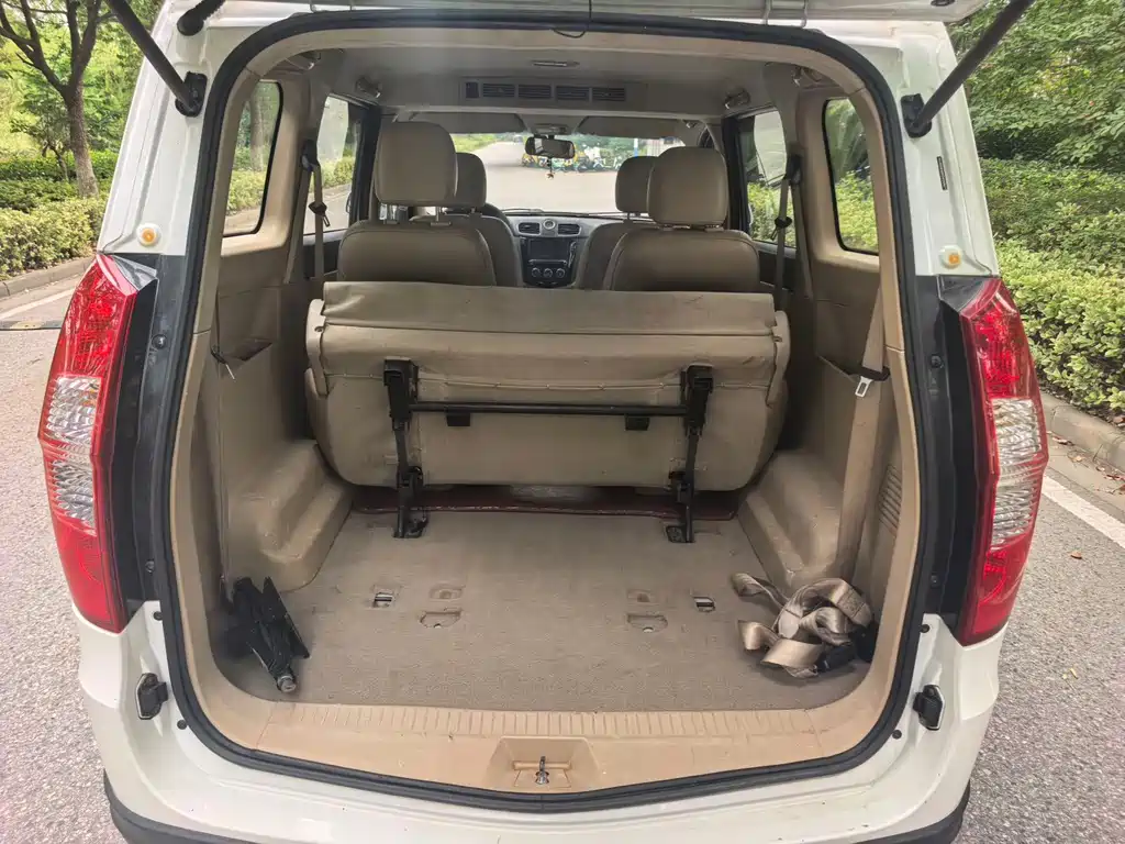 Wuling Hongguang — миниатюра 6