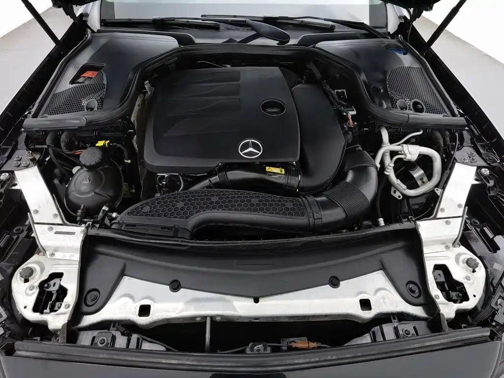 Mercedes-Benz E-Class — миниатюра 6