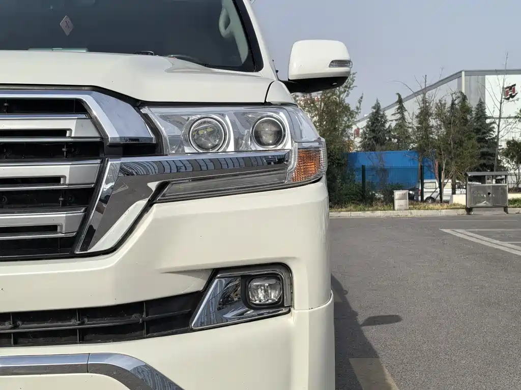 Toyota Land Cruiser 2019 5.7L VX-R