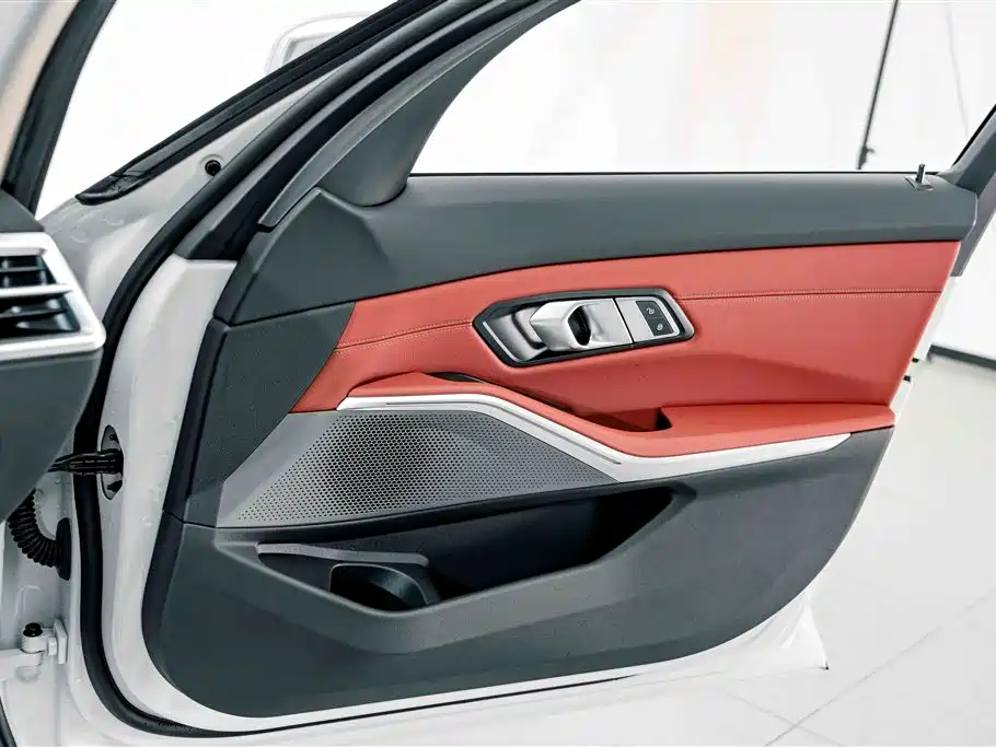 BMW 3 Series — миниатюра 13