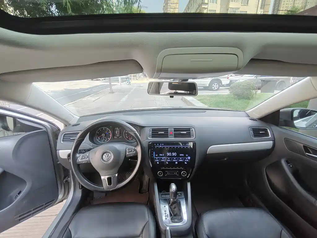 Volkswagen Sagitar — миниатюра 7