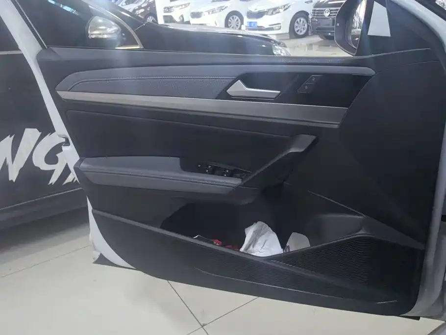 Volkswagen Lavida — миниатюра 7