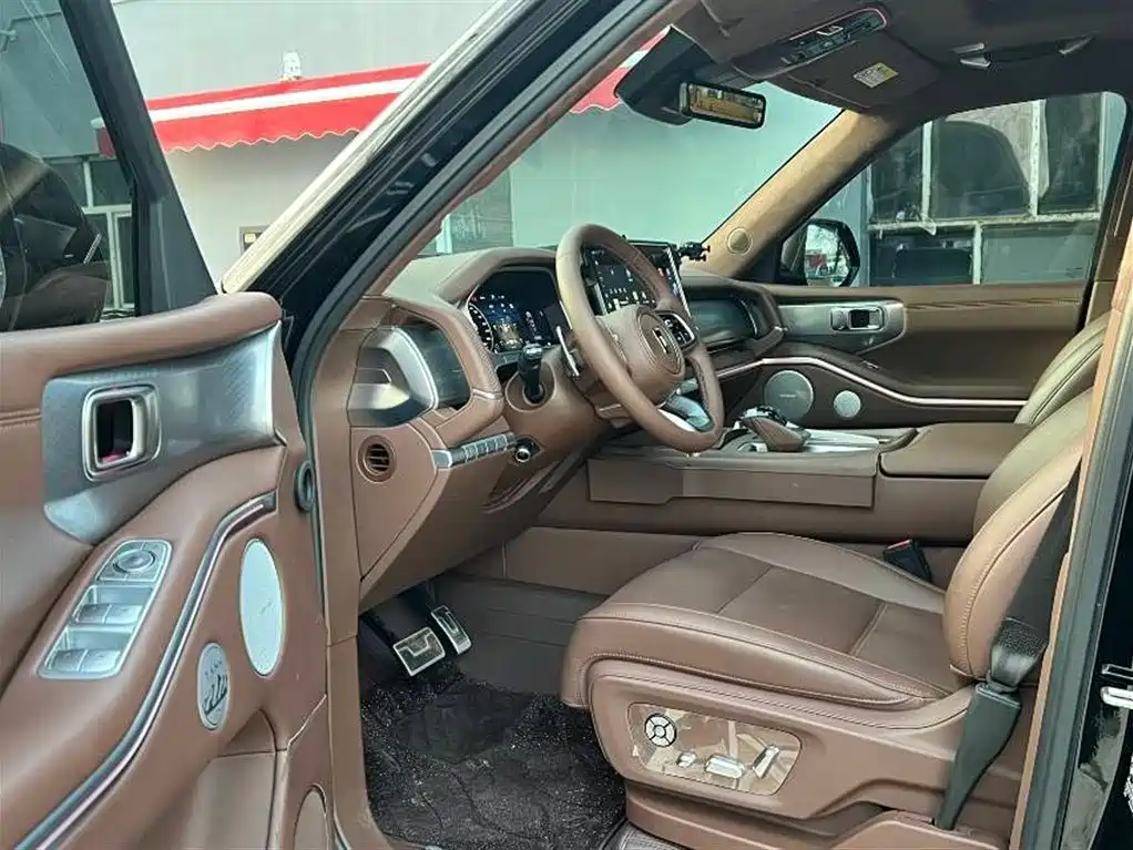 TANK TANK 700 NEW ENERGY