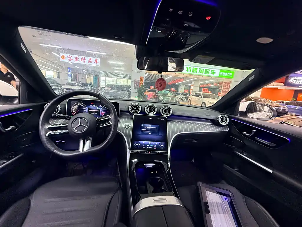 Mercedes-Benz C-Class — миниатюра 8