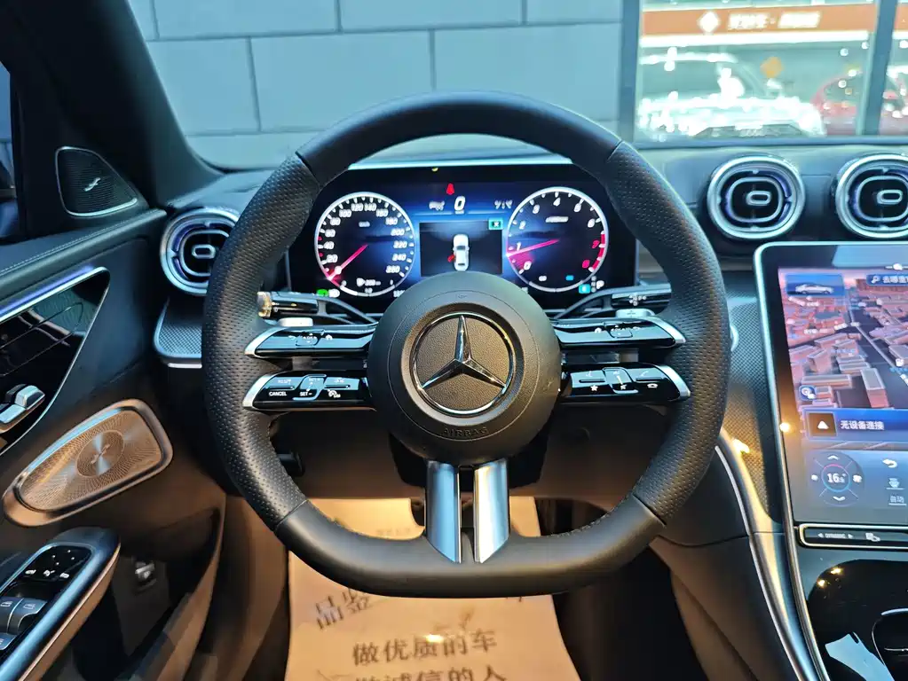 Mercedes-Benz C-Class — миниатюра 10