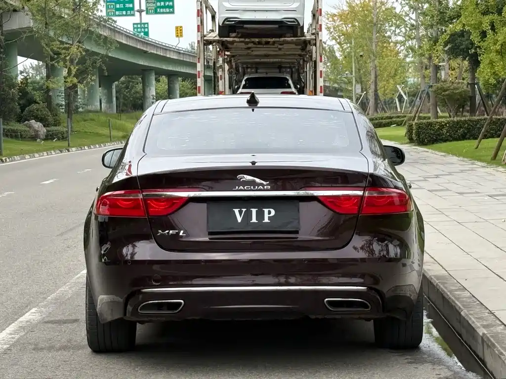 Jaguar XFL — миниатюра 5