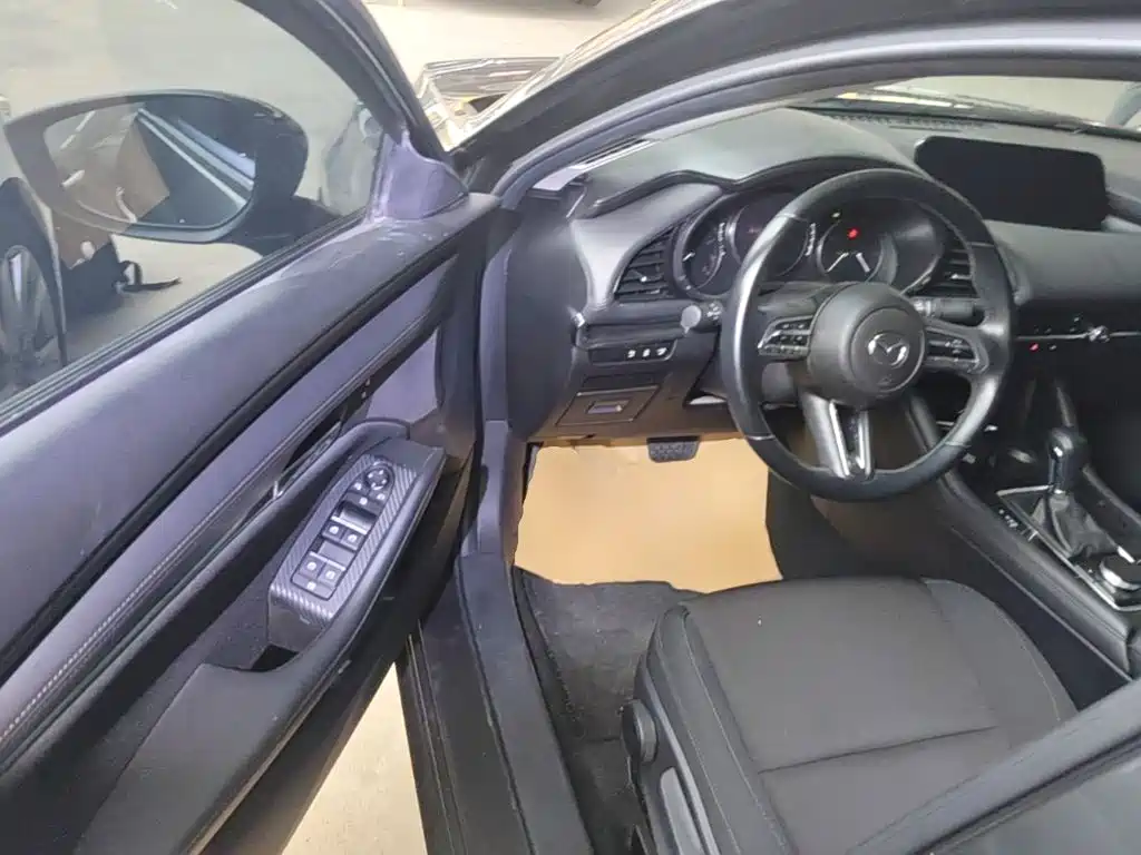 Mazda 3 Axela — миниатюра 16
