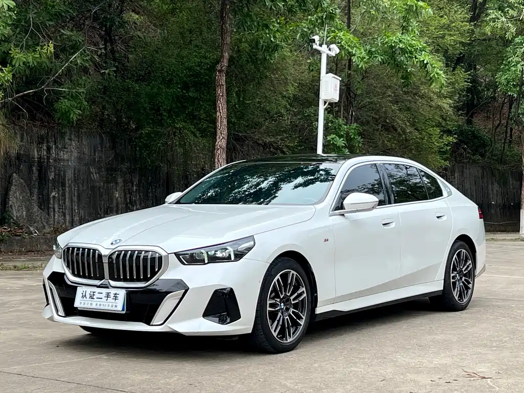BMW 5 Series 2024