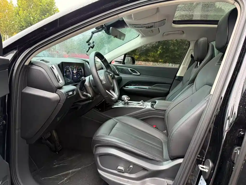Hongqi Hongqi HS3 PHEV — миниатюра 4