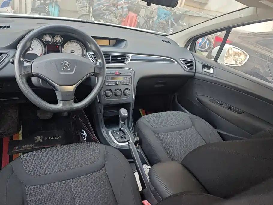 Peugeot 308 — миниатюра 12