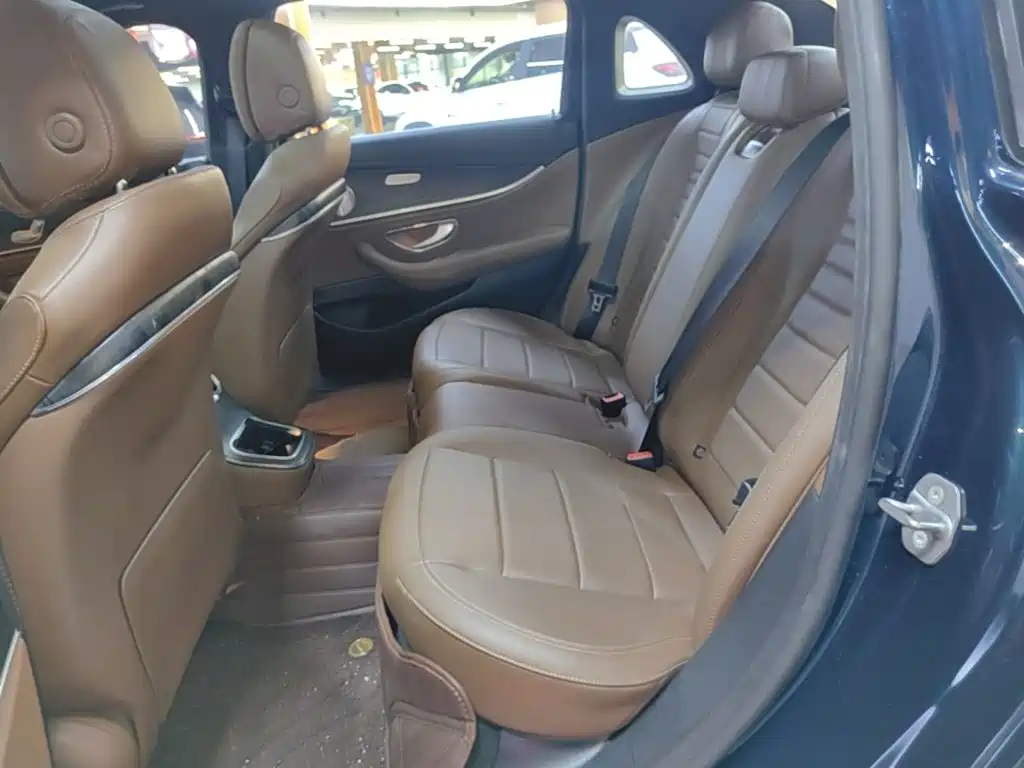 Mercedes-Benz E-Class — миниатюра 17