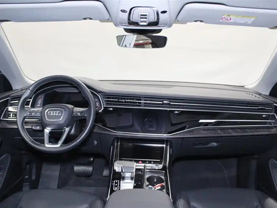 Audi Q8 2024 45 TFSI Luxury