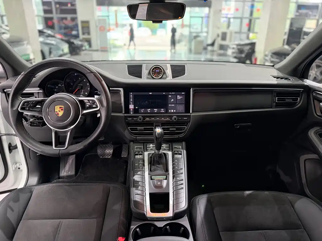 Porsche Macan — миниатюра 10
