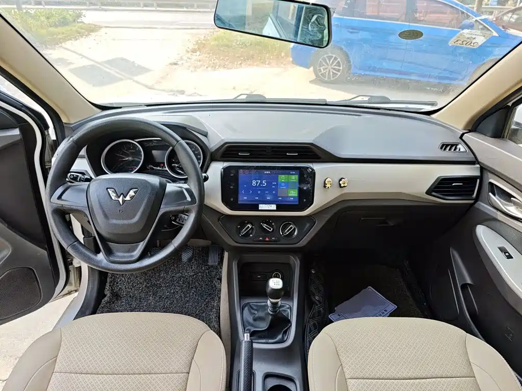 Wuling Hongguang — миниатюра 10